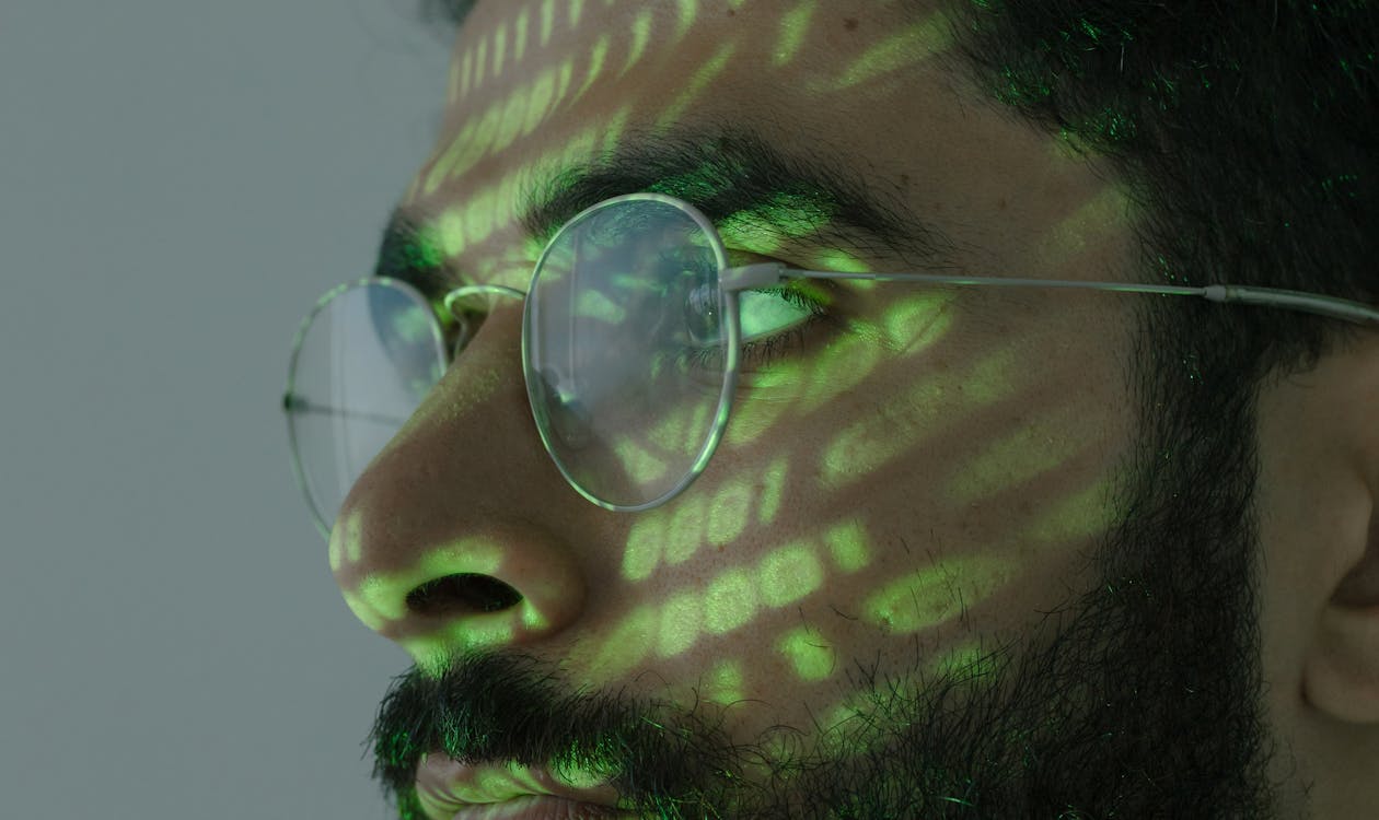 A warning guide to AI deepfake and voice cloning scams in 2026